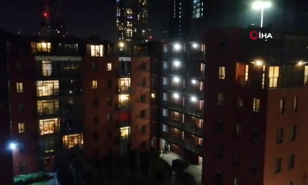 İngiltere’de halk sağlık çalışanlarını alkışlarla destekledi