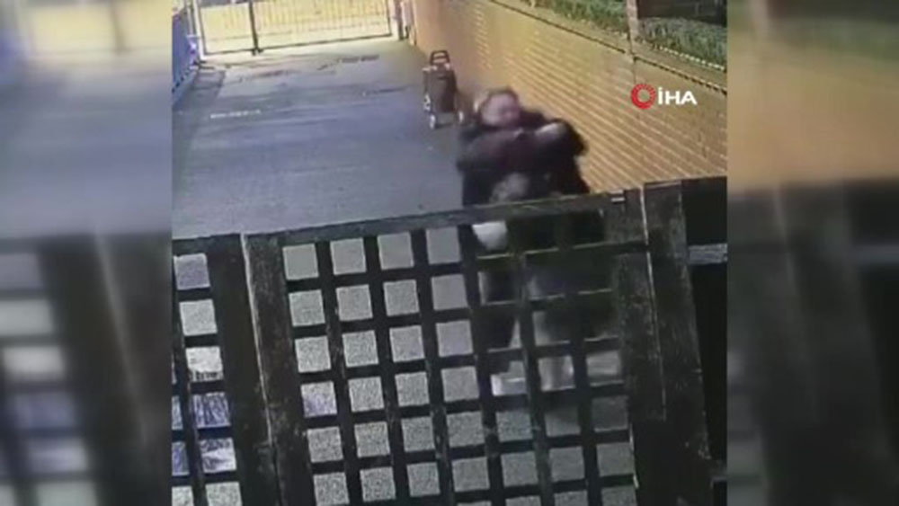 İngiltere’de hamile kadını kafasına yastık kılıfı geçirerek darp etti