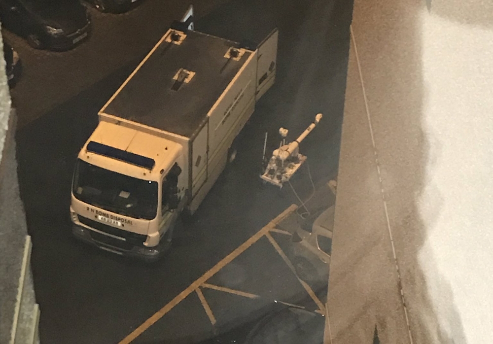 İngilterede Seçim Noktası Yakınlarında Şüpheli Cihaz Bulundu