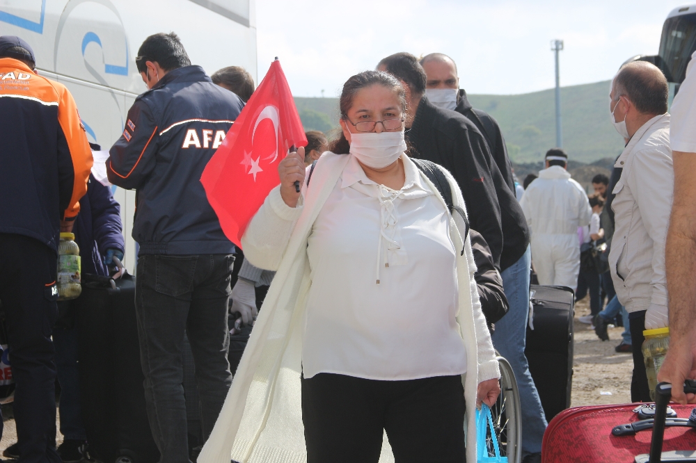 İngiltere’den getirilen 336 vatandaş karantinadan çıktı