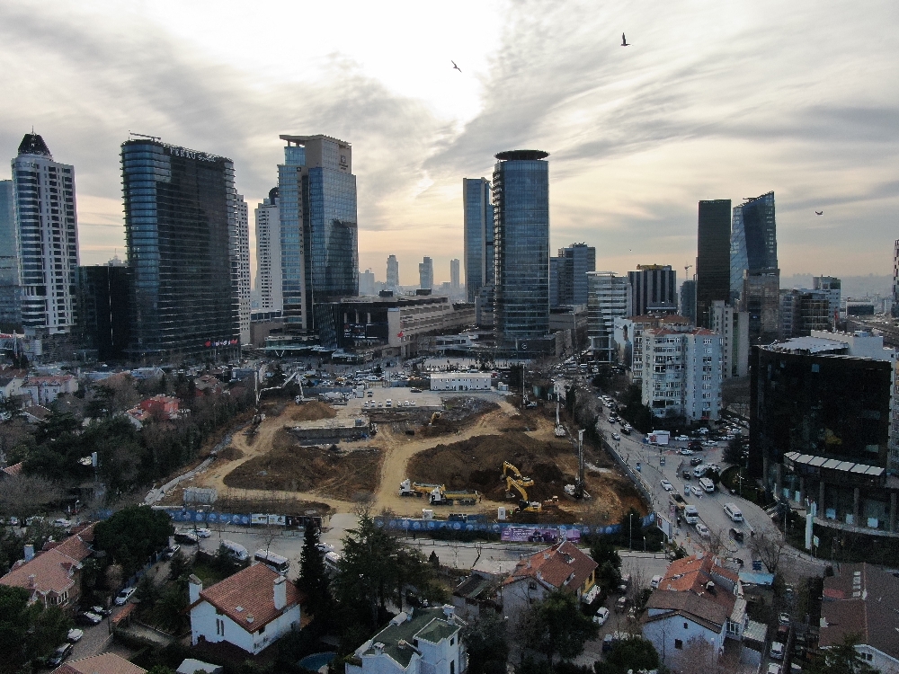 İnşaatına başlanan Levent Camii havadan görüntülendi