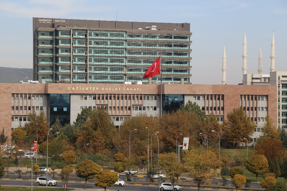 İntihar girişiminde bulunarak yatalak kalan genç kızın sevgilisi beraat etti