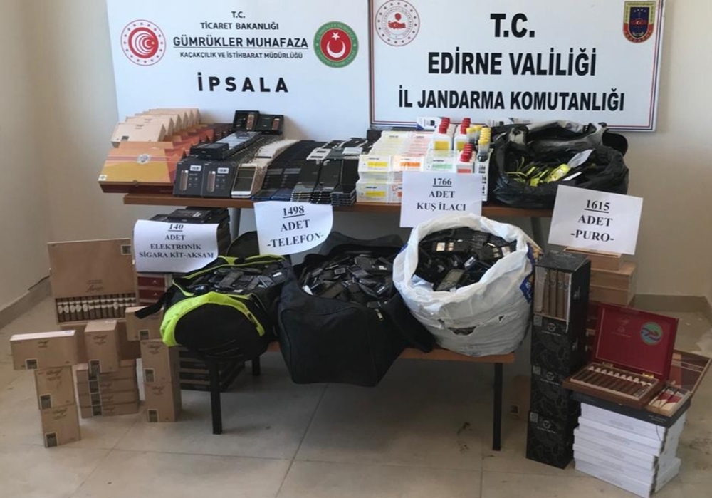 İpsala Gümrük Kapısı’nda 1,5 milyon liralık kaçak elektronik ele geçirildi