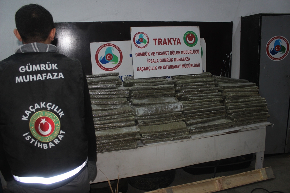 İpsala Gümrük Kapısı’nda 177 kilo esrar ele geçirildi