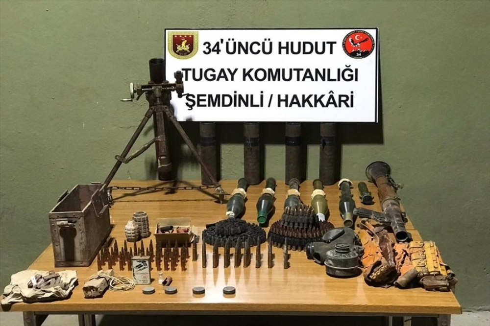Irak kuzeyinde PKK’ya ait sığınak ve mağaralarda çok sayıda mühimmat ele geçirildi