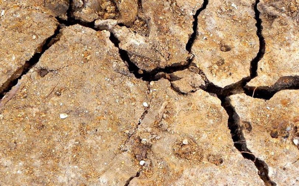 Irak’ta dev çatlaklar görüldü