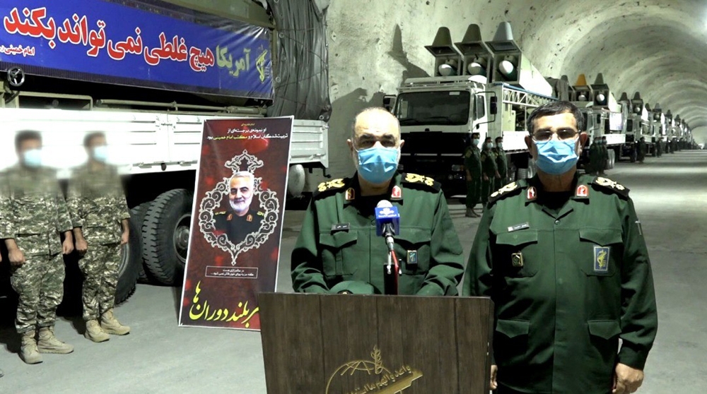 İran, Basra Körfezi’nde yeni yeraltı füze üssü açtı