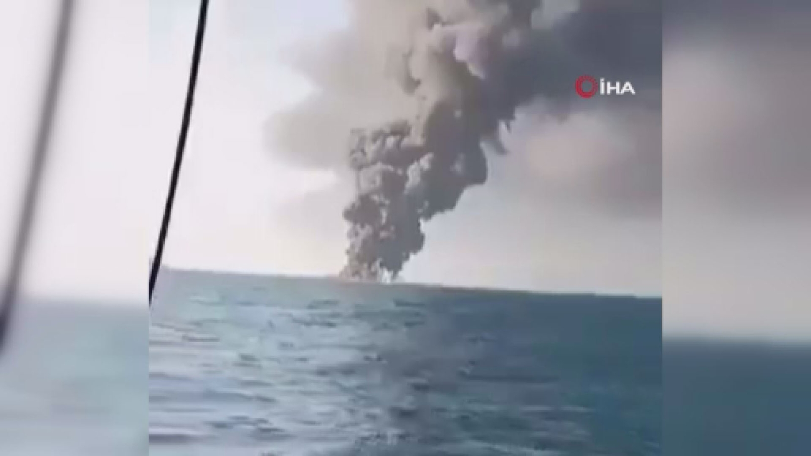 İran donanmasına ait Umman Denizi’nde batan gemide 33 mürettebat yaralandı