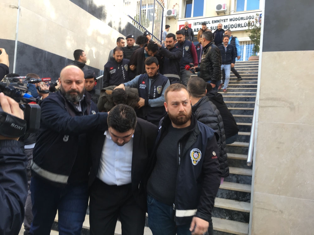 İranlı Eski İstihbarat Ajanının Katil Zanlıları Adliyeye Sevk Edildi
