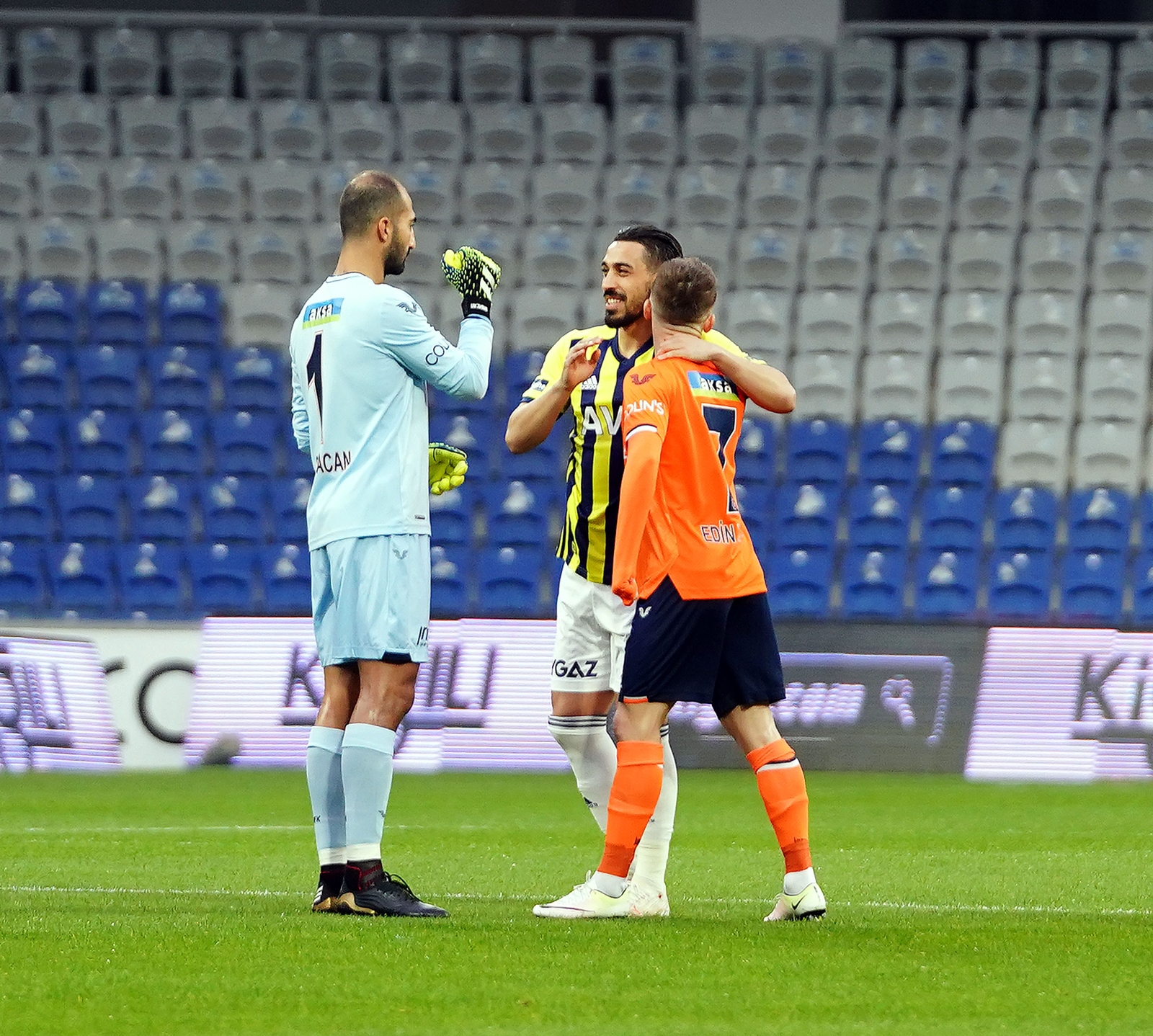 İrfan Can Kahveci 85 gün sonra Başakşehir’de
