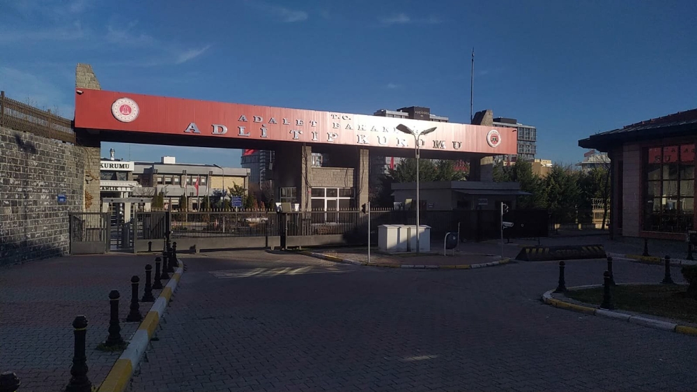 İş adamı Ali Armağan’ın oğlunun cenazesi Adli Tıp Kurumuna getirildi