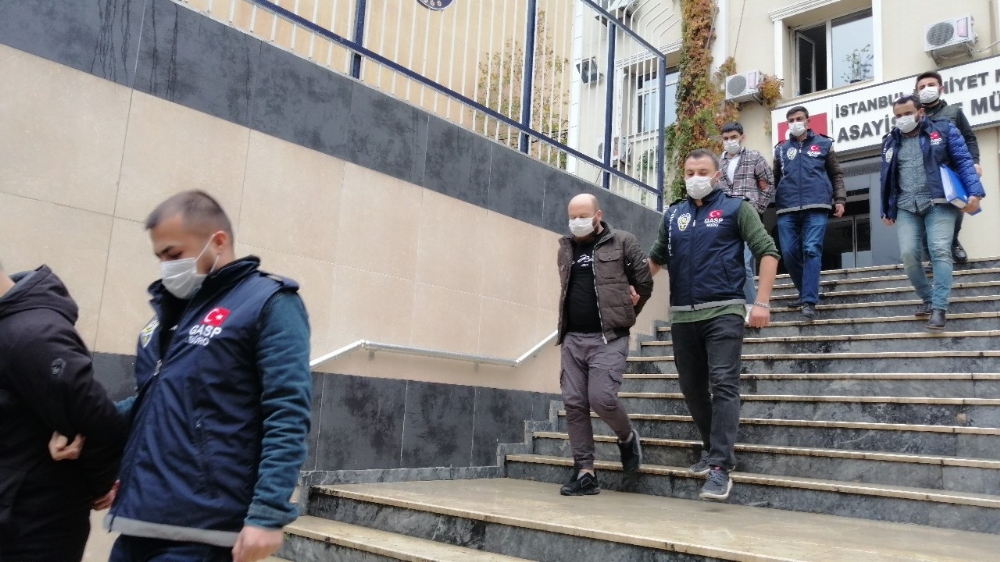 İş adamlarına tuzak kurup 1.7 milyon gasp eden çete çökertildi