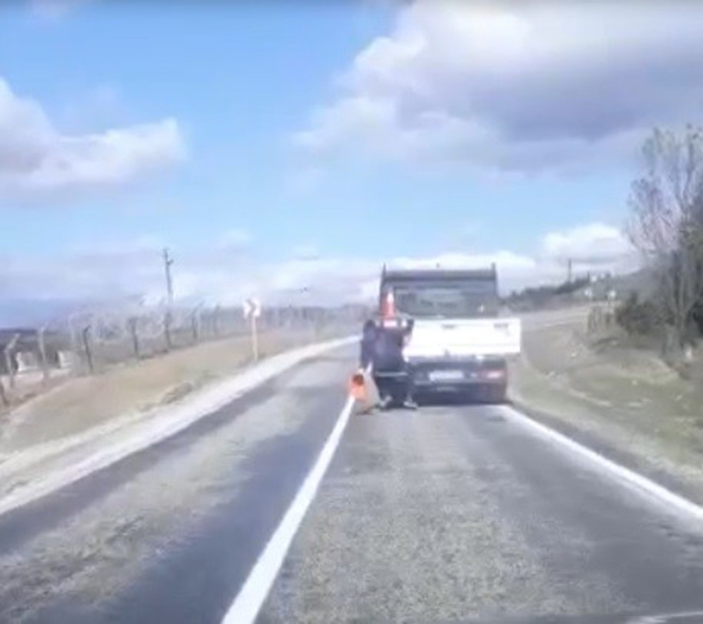 İşçinin duba toplama tekniği şaşkına çevirdi