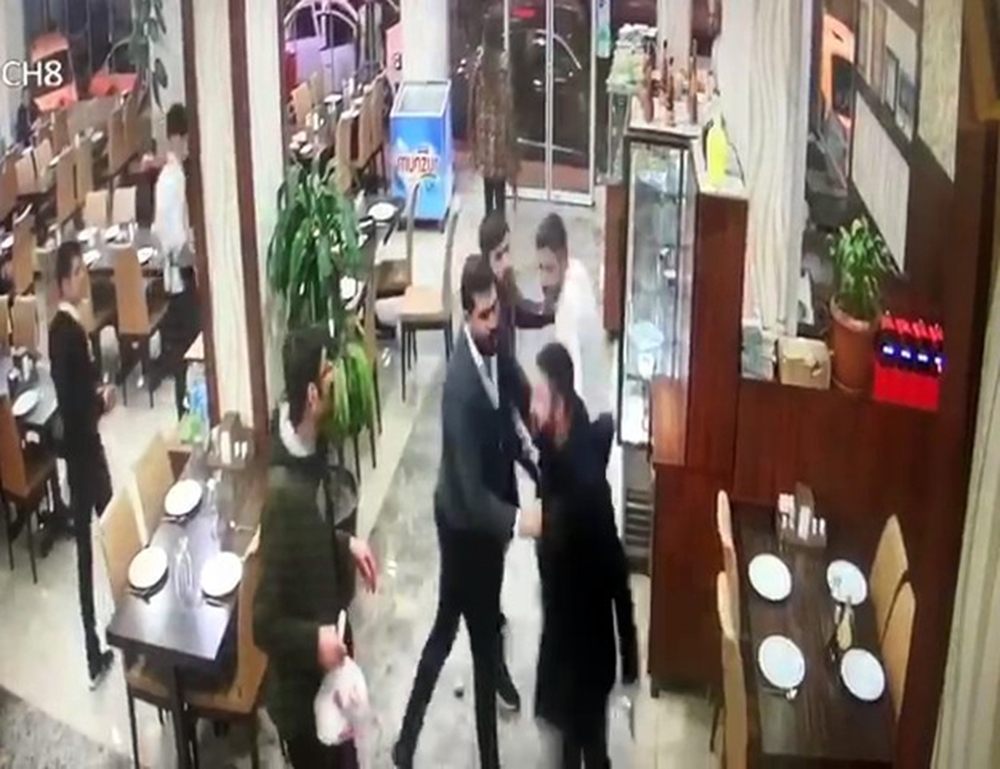 İşkembecide eski sevgili kavgası kamerada