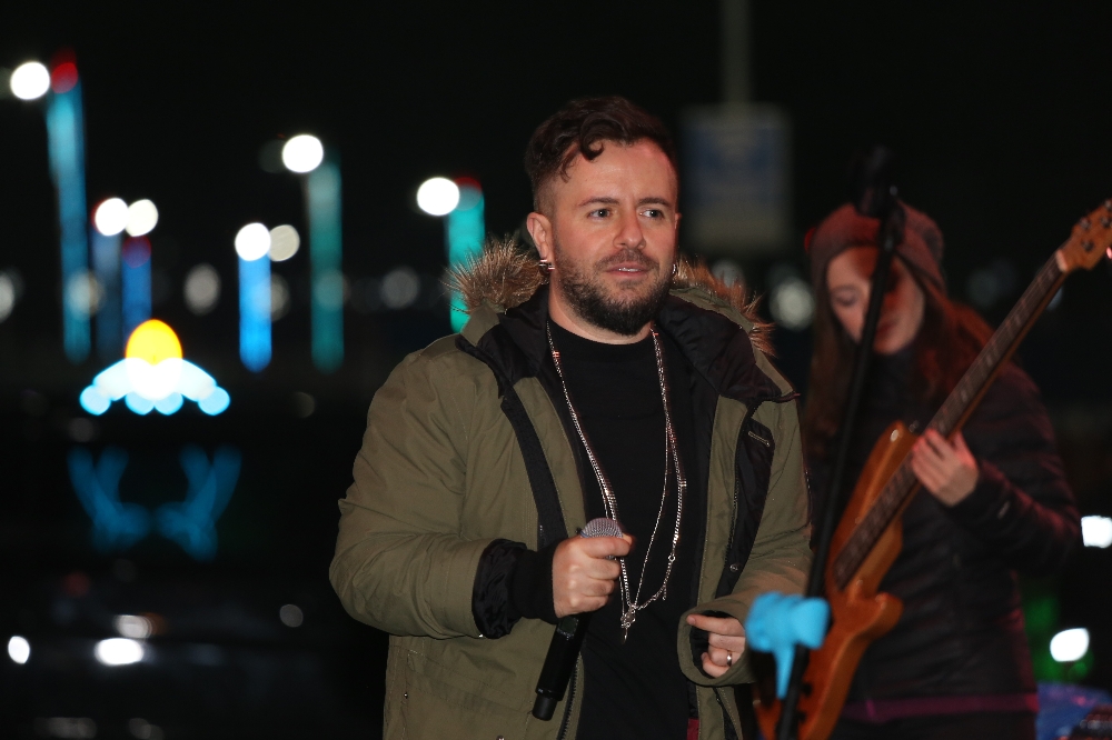 İskenderun’da yağmur altında Emre Aydın konseri