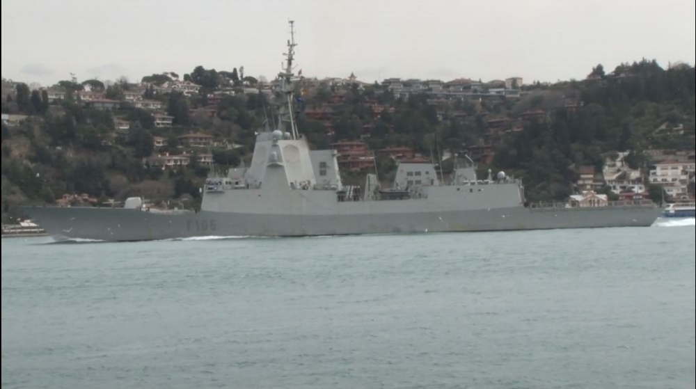 İspanya savaş gemisi İstanbul Boğazı’ndan geçti