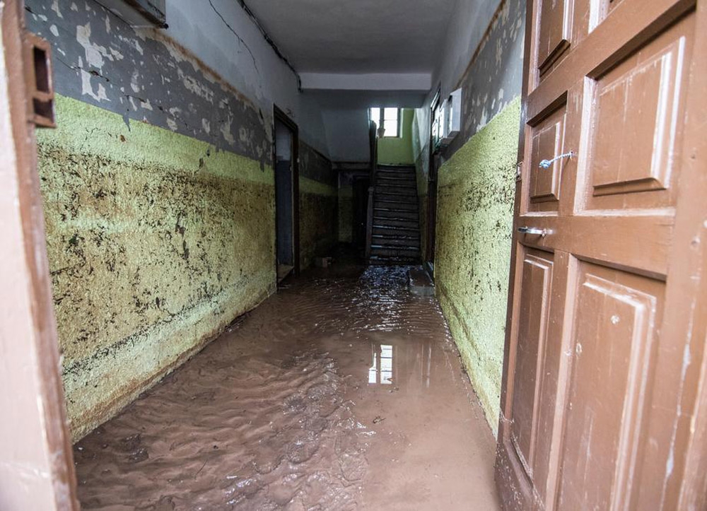 İspanya Ve Portekiz Sele Teslim: 4 Ölü