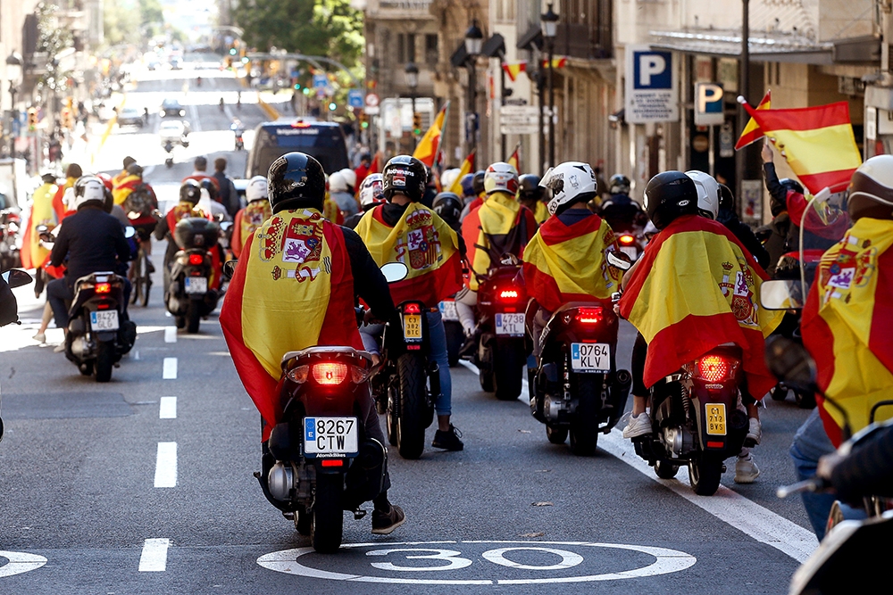 İspanya’da Madrid kısıtlamaları protesto edildi