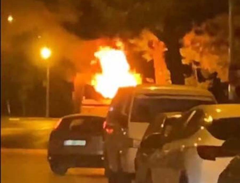 Isparta’da park halindeki kamyon alev alev yandı
