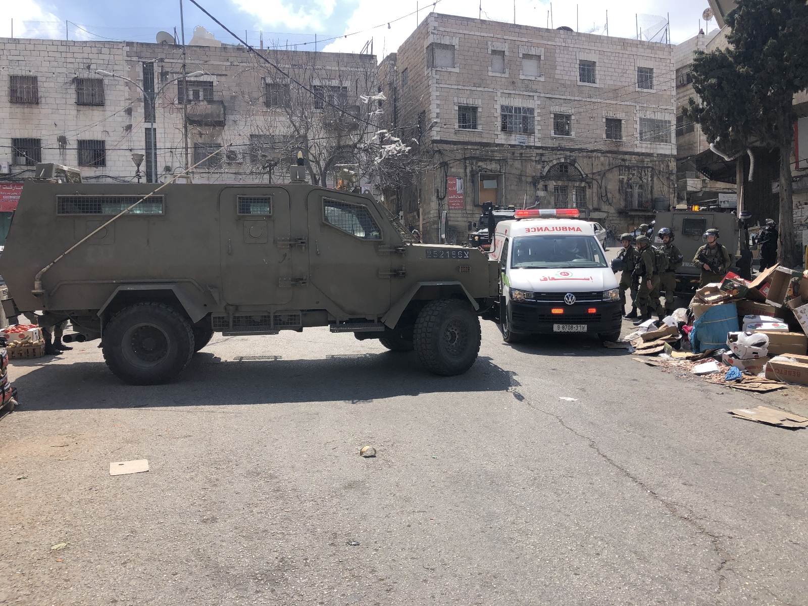 İsrail güçleri, Filistinli protestoculara saldırdı