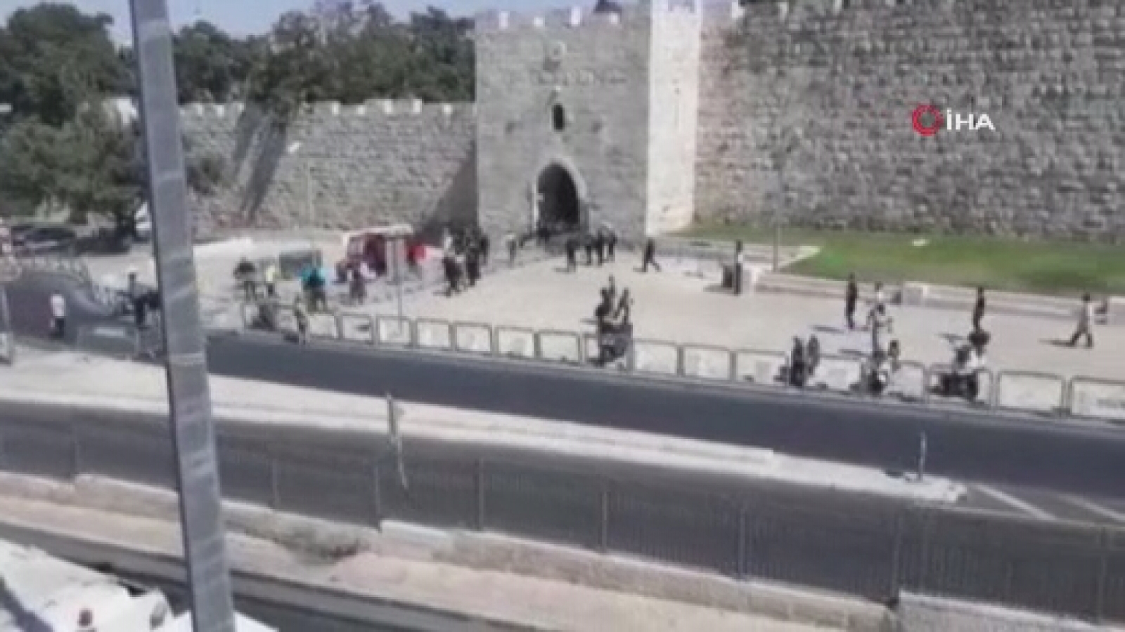 İsrail Güçleri, Şam Kapısı Önünde Filistinlilere Müdahale Etti