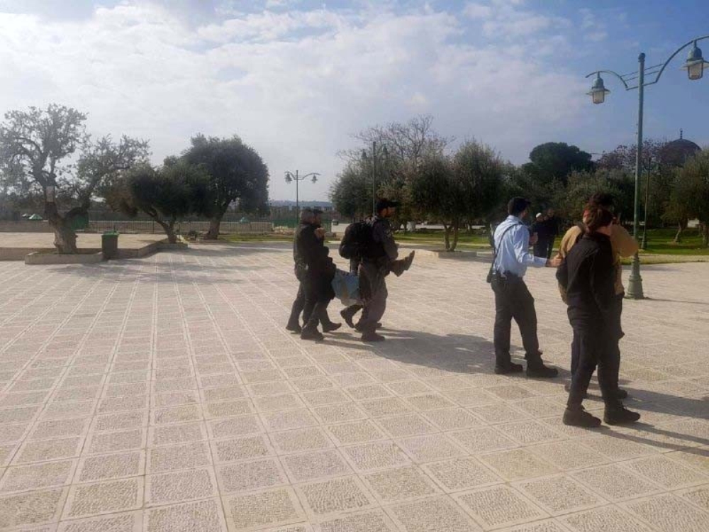 İsrail polisi Mescid-i Aksa’da İsrailli vekili gözaltına aldı