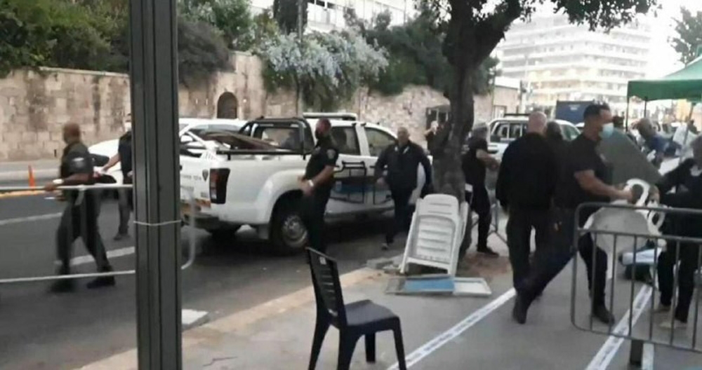 İsrail polisinden Netanyahu’yu protesto edenlere sert müdahale: 6 yaralı
