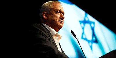 İsrail Savaş Kabinesi üyesi Gantz, kabineden istifa ettiğini duyurdu