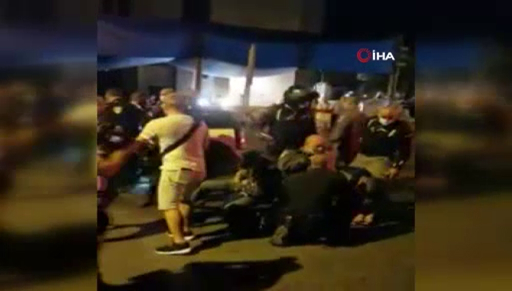 İsrail’de protestocuları araçla ezmek isteyen sürücü engellendi