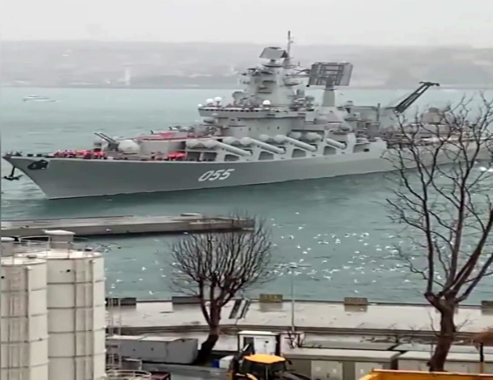 İstanbul Boğazı’nda bir faciadan daha dönüldü: Rus savaş gemisi kıyıya sürüklendi