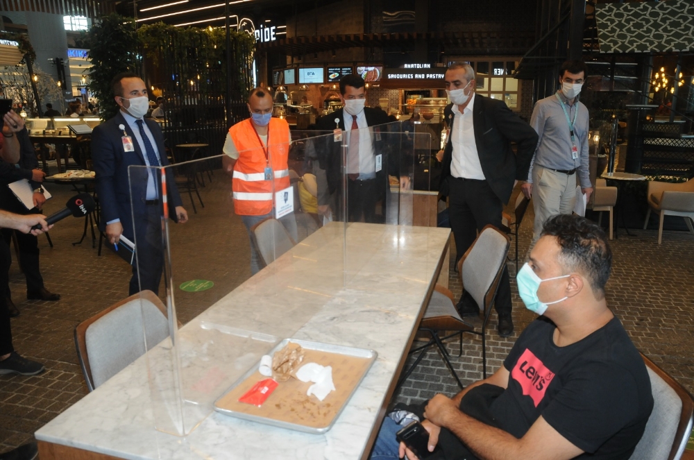 İstanbul Havalimanı’nda yolcu ve işletmelere korona virüs denetimi