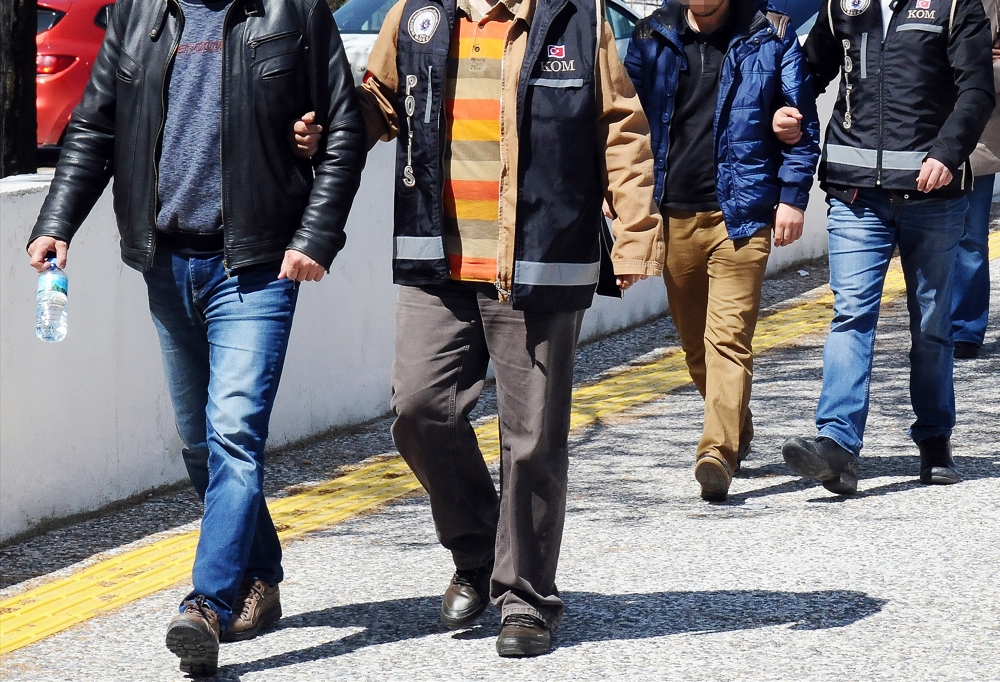 İstanbul merkezli 3 ilde Bitcoin dolandırıcılarına operasyon: 8 gözaltı