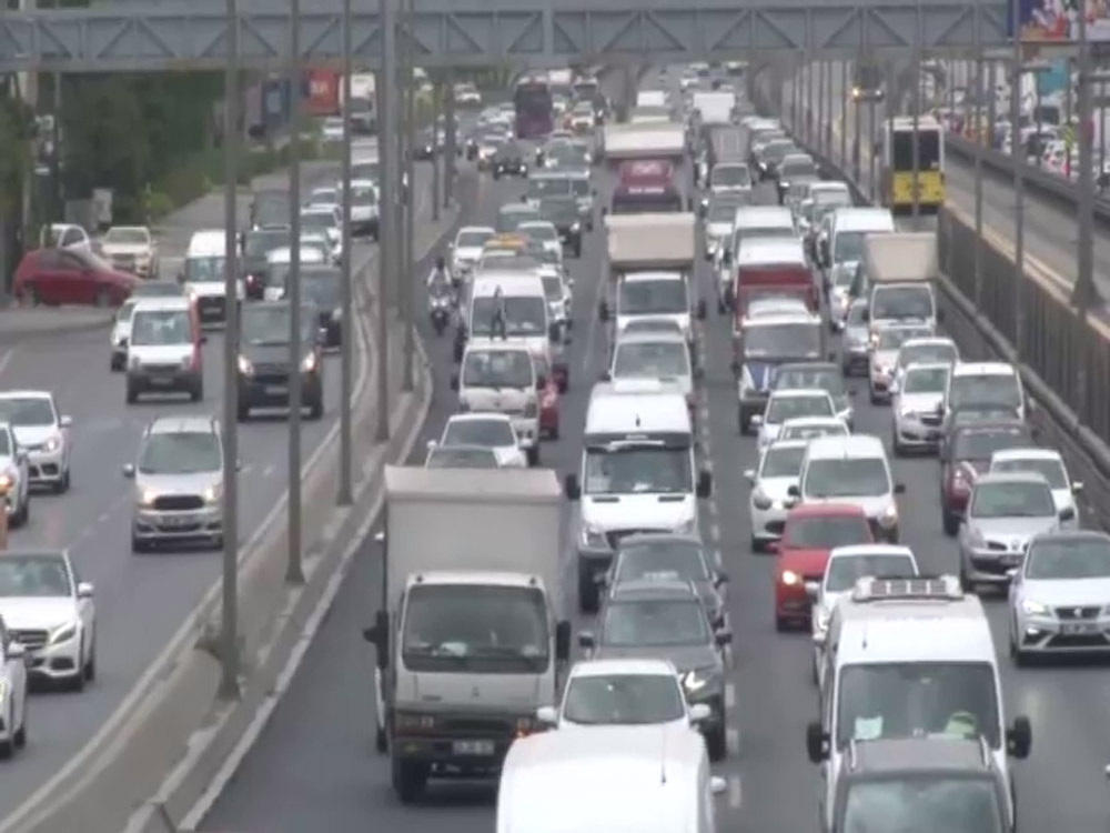 İstanbul trafiğinde dikkat çeken yoğunluk