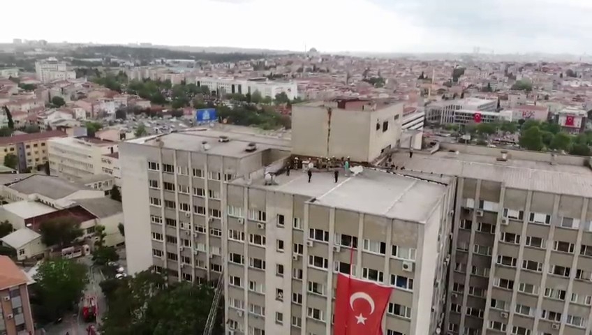 İstanbul Üniversitesi Tıp Fakültesi’nde yangın paniği