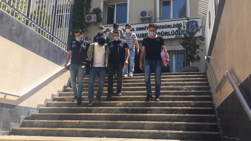 İstanbul’da 200 bin TL’lik hırsızlık yapan zanlılara polisten suçüstü
