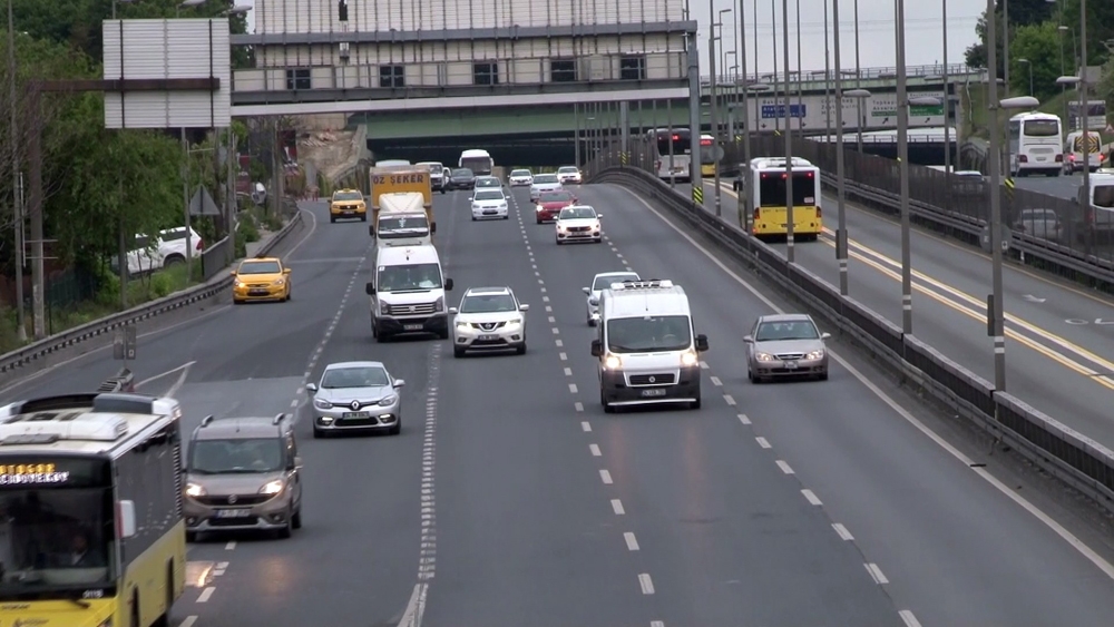 İstanbul’da 4 günlük kısıtlama sonrası hareketlilik başladı