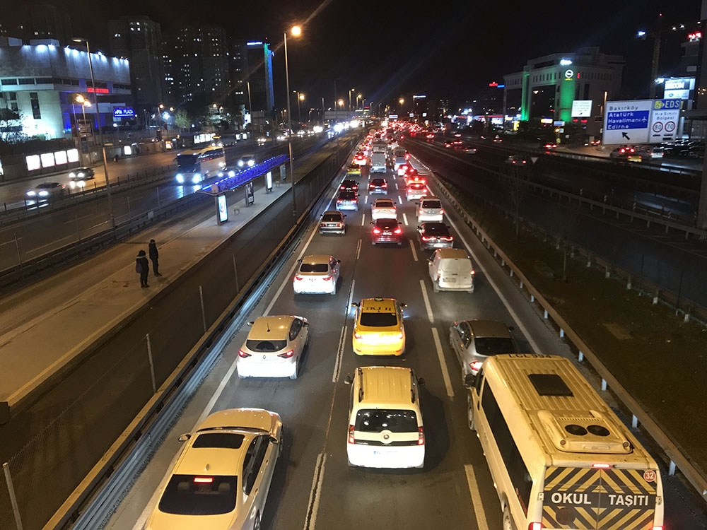 İstanbul’da 56 saatlik kısıtlama başladı