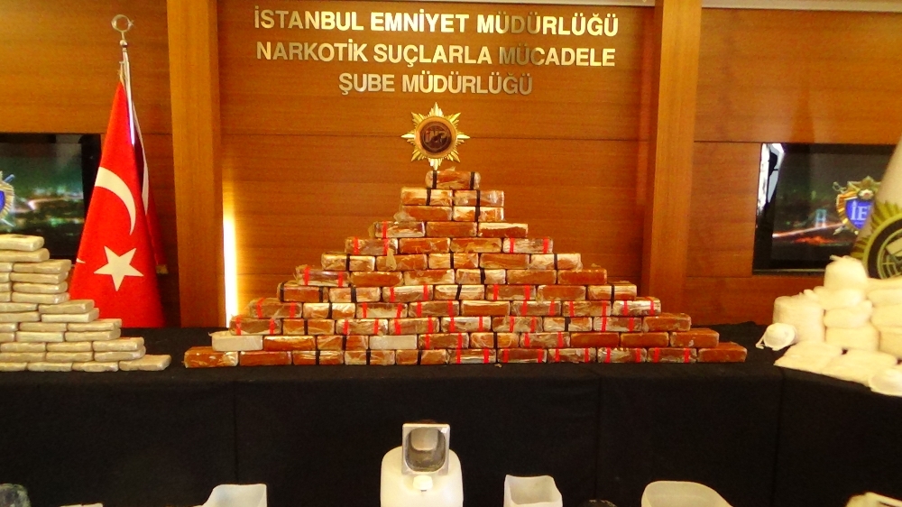 İstanbulda 7 İlçede Operasyon: 200 Kilo Uyuşturucu Ele Geçirildi