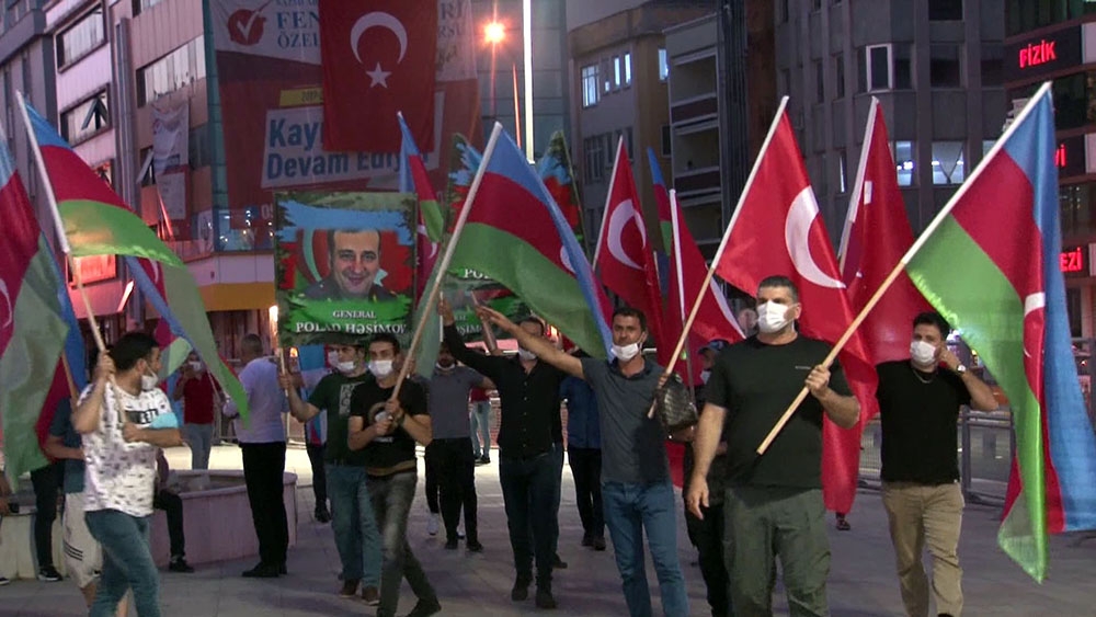 İstanbul’da Azerbaycan’a destek mitingi