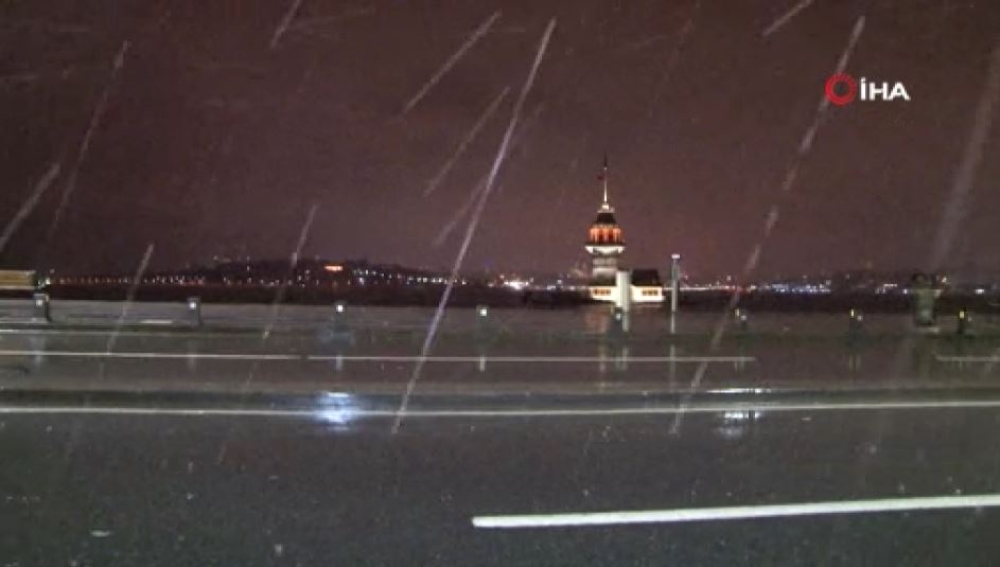 İstanbul’da beklenen yağış gece boyunca devam etti