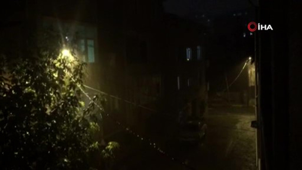 İstanbulda Beklenen Yağmur Başladı