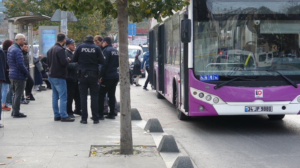 İstanbulda Belediye Otobüsünde Panik Anları