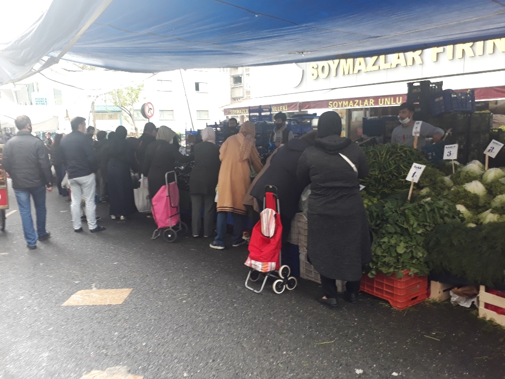 İstanbul’da cadde ve sokaklarda hareketlilik