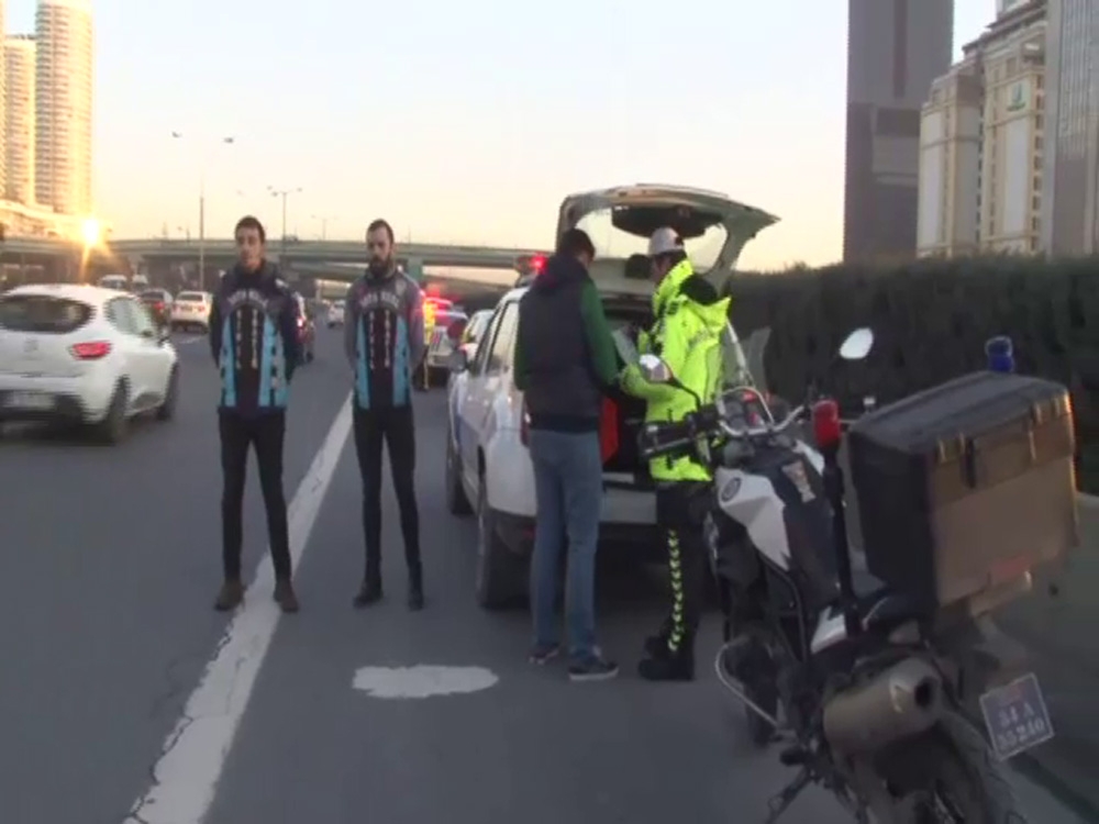 İstanbul’da çakar lamba uygulaması