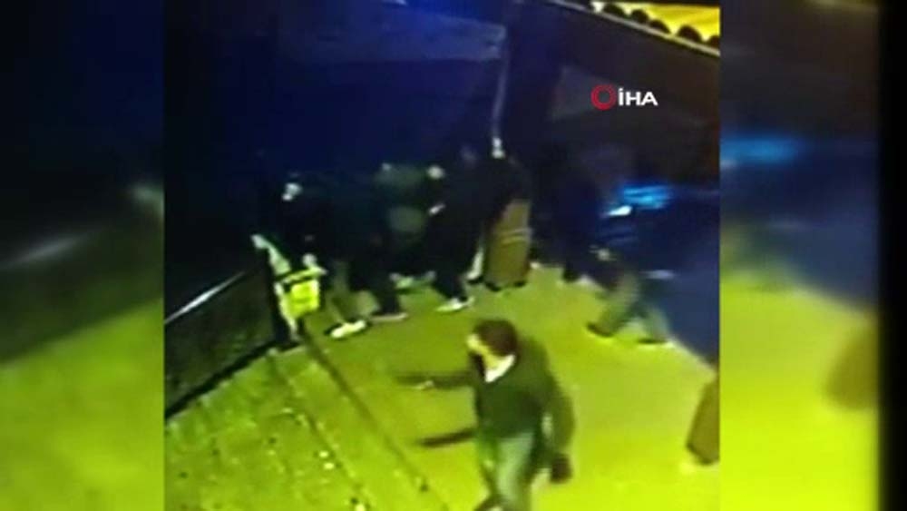 İstanbul’da cami avlusunda dehşet anları kamerada