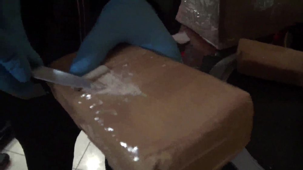 İstanbul’da çelik kasada uyuşturucu sevkiyatı polise takıldı