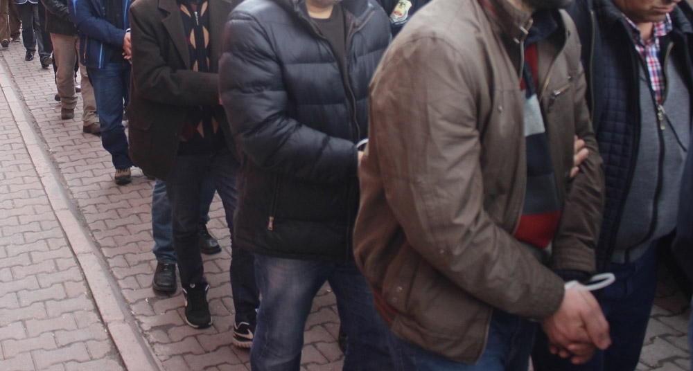İstanbul’da DEAŞ ve HTŞ‘ye operasyon: Yabancı uyruklu 13 şüpheli yakalandı
