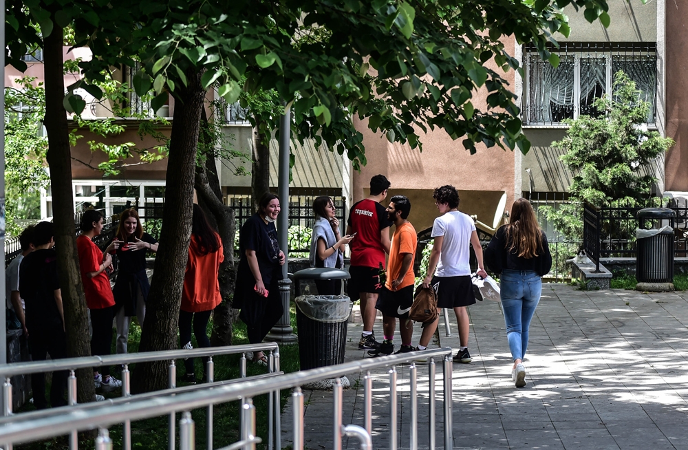 İstanbul’da gençler parklara akın etti