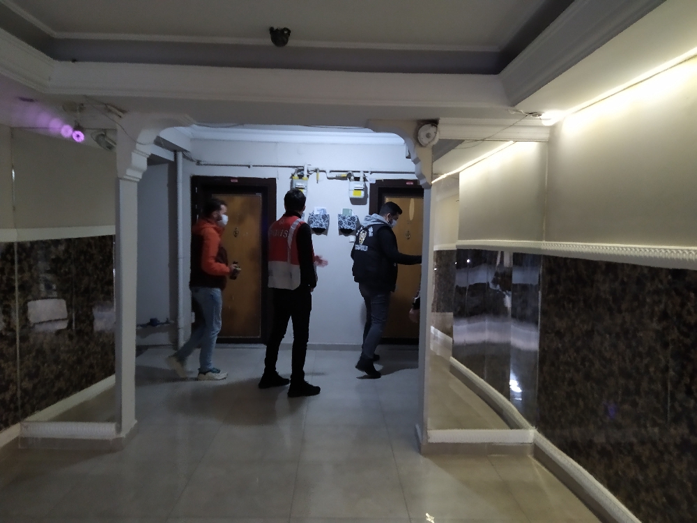 İstanbul’da içinde kamu görevlilerin de olduğu ‘dolandırıcılık’ ve ‘rüşvet’ operasyonu