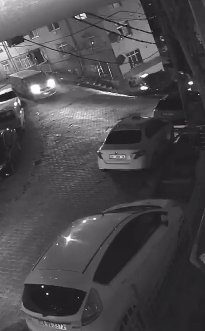 İstanbul’da ilginç kaza kamerada